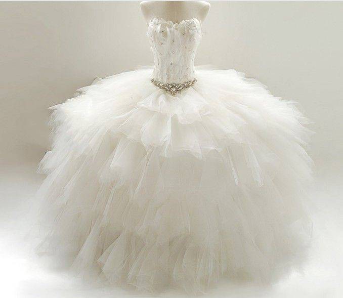 2014-feathered-wedding-dresses-ruffled-skirt.jpg