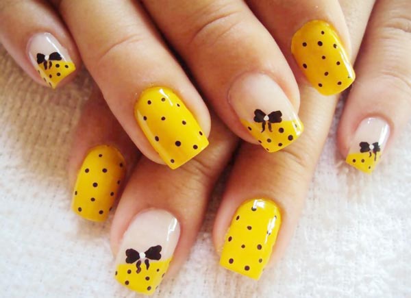 black-dots-bows-yellow-nails.jpg