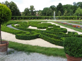 ludwigsburg_parterre_kl.JPG