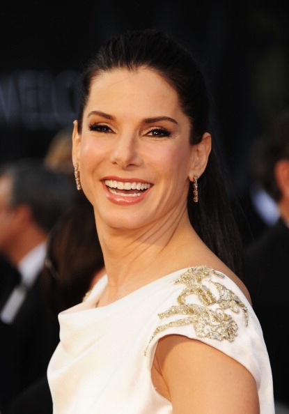 Sandra-Bullock-Chanel-Makeup-Oscar-2012.jpg