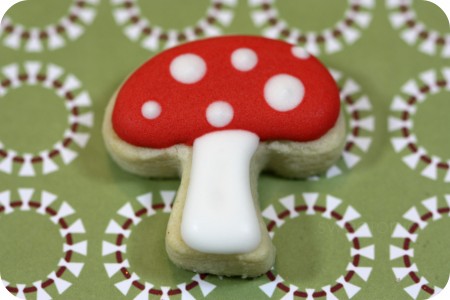 red-and-white-mushroom-cookie-picnik1-450x300.jpg