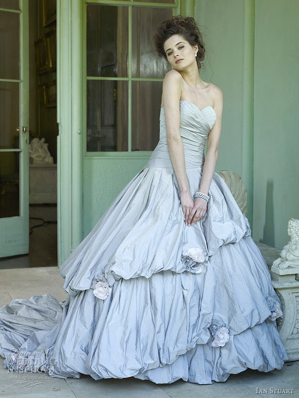 ian-stuart-2012-verbier-wedding-dress.jpg