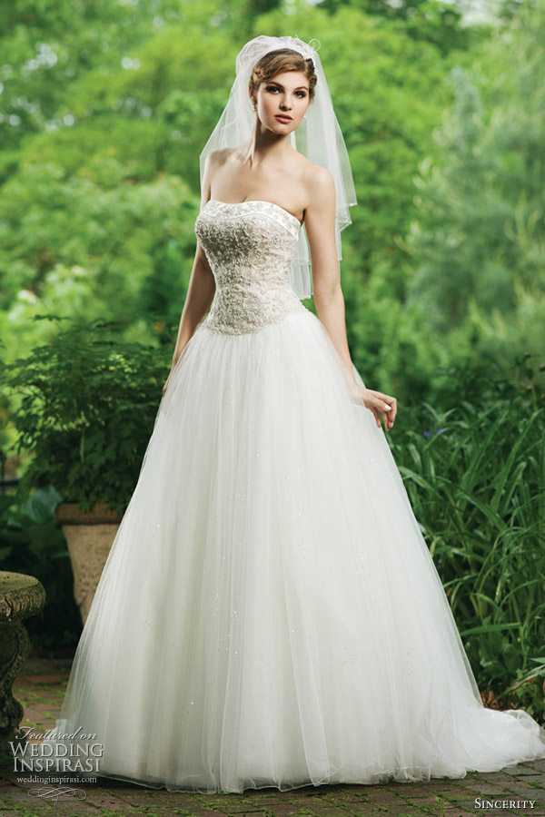 sincerity-wedding-dresses-spring-2012-collection.jpg