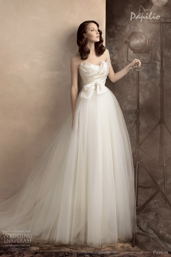 papilio-wedding-dresses-2013-scarlett-strapless-bridal-gown.jpg