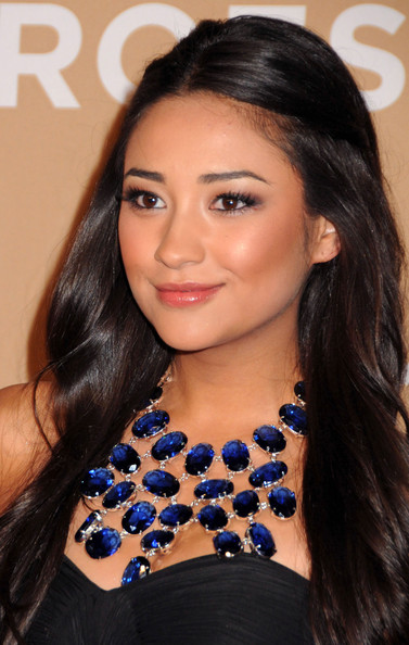 Shay+Mitchell+Statement+Necklace+Gemstone+4R1BTlIuNXrl.jpg