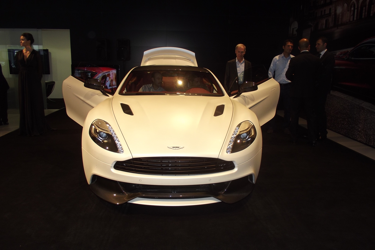 2013-Aston-Martin-Vanquish-2.JPG
