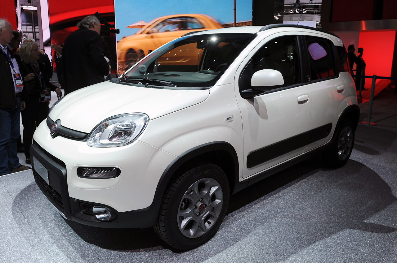 2013-Fiat-Panda-4x4-Paris-3.jpg