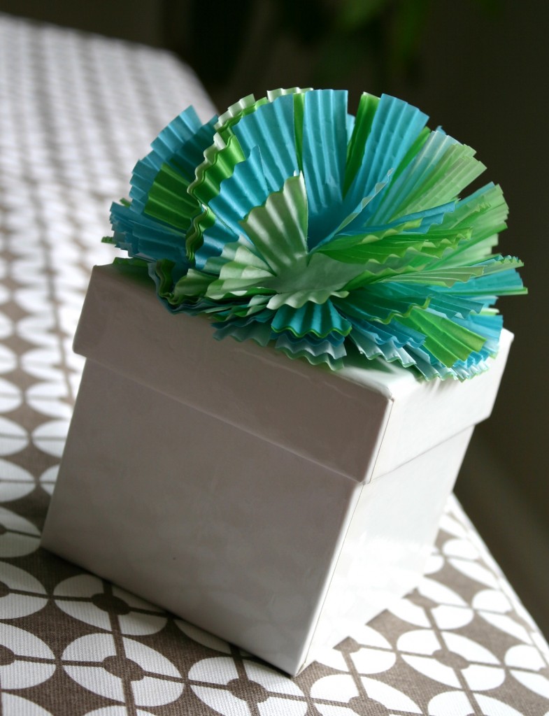 cupcake+liner+gift+topper.jpg