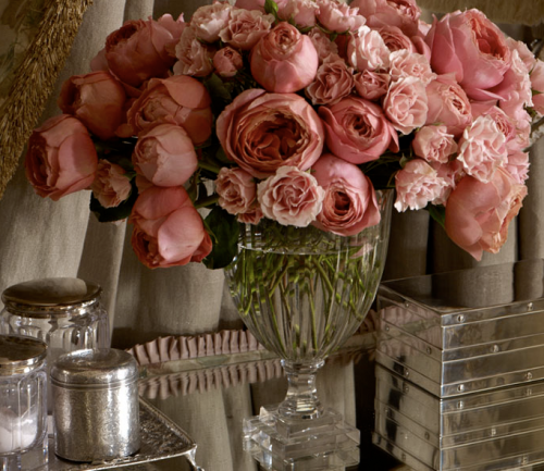 Vanity+Pink+Roses+Mirror+Dresser+via+Fifi+on+Tumblr+-+tumblr_lf8m9mrTav1qd6t8yo1_500_large.png