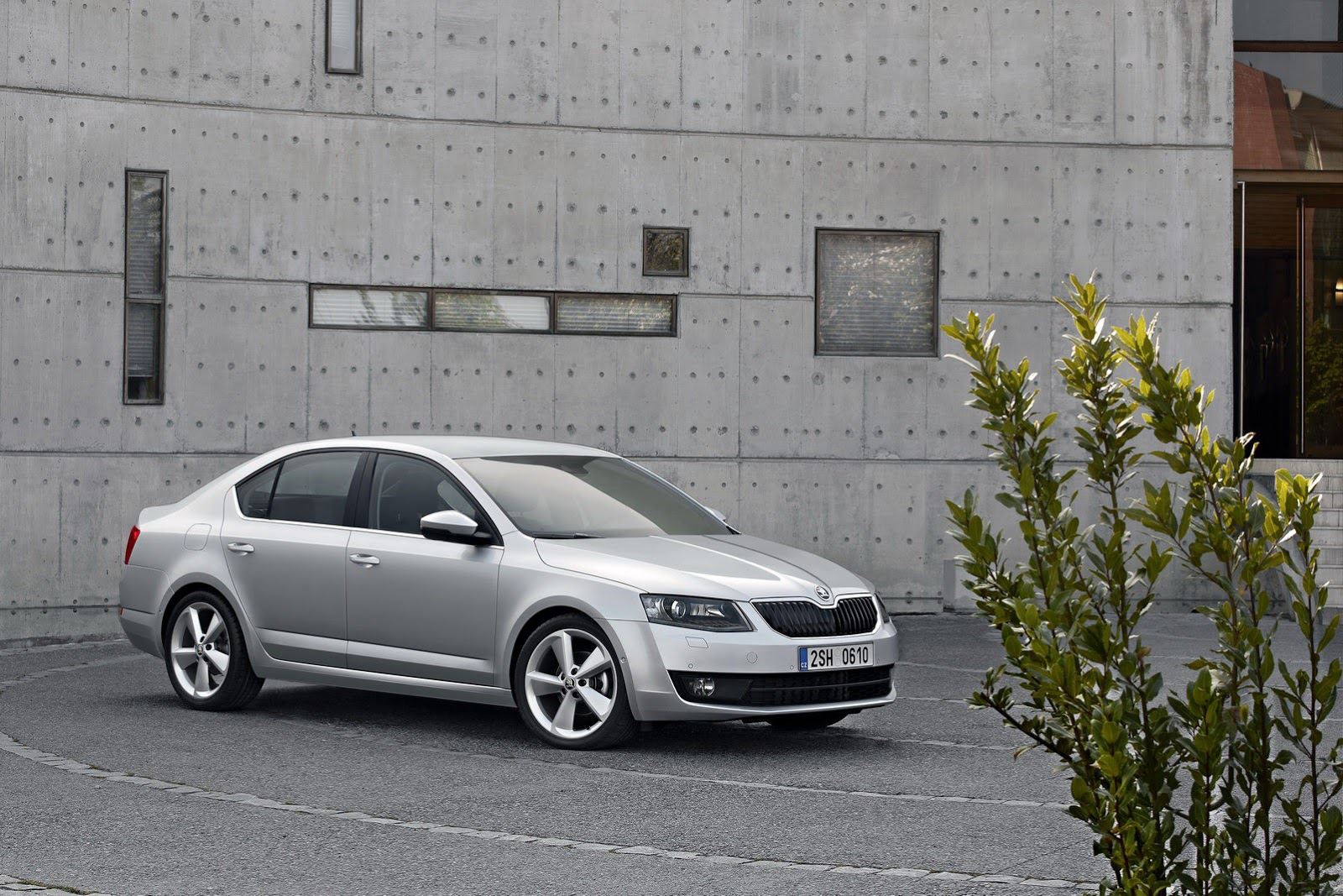 2013-Skoda-Octavia-Sedan-4.jpg