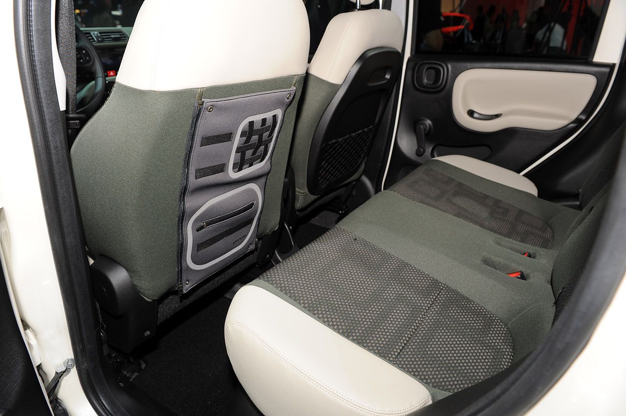 2013-Fiat-Panda-4x4-Paris-6.jpg