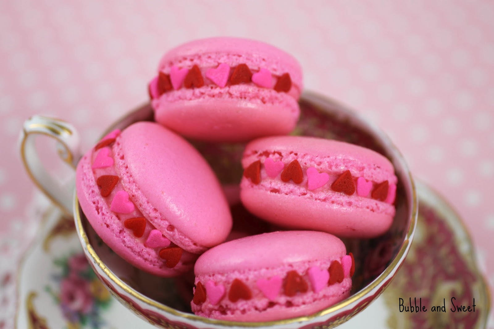 a+valentine+heart+macaron+pink+sprinkles+raspberry+gelee+096.jpg