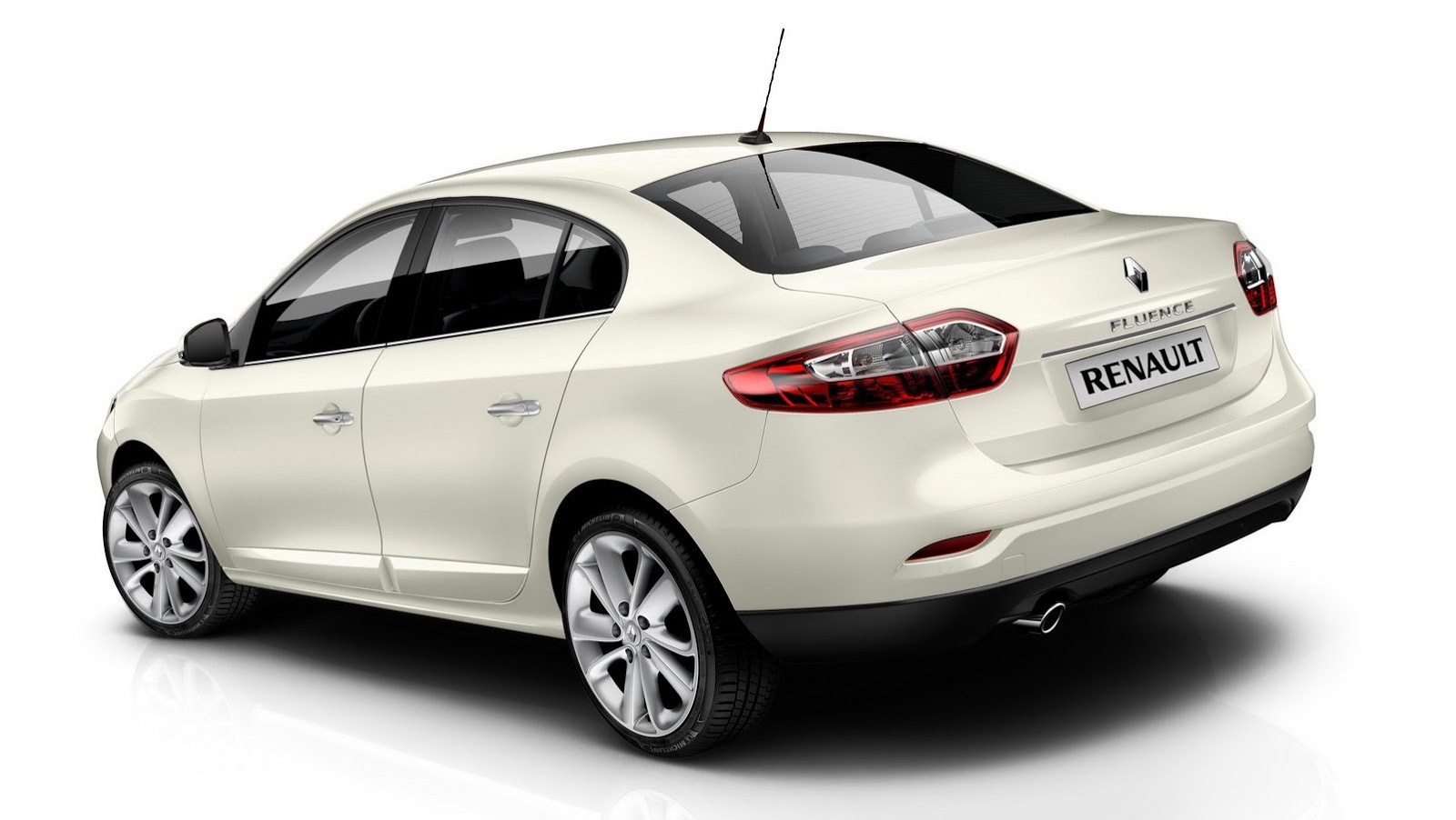 2013-Renault-Fluence-2.jpg