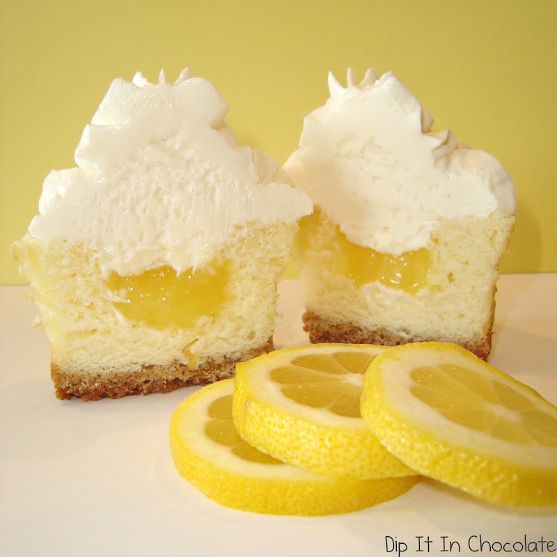 Lemon+Cream+Pie+Cupcakes.jpg