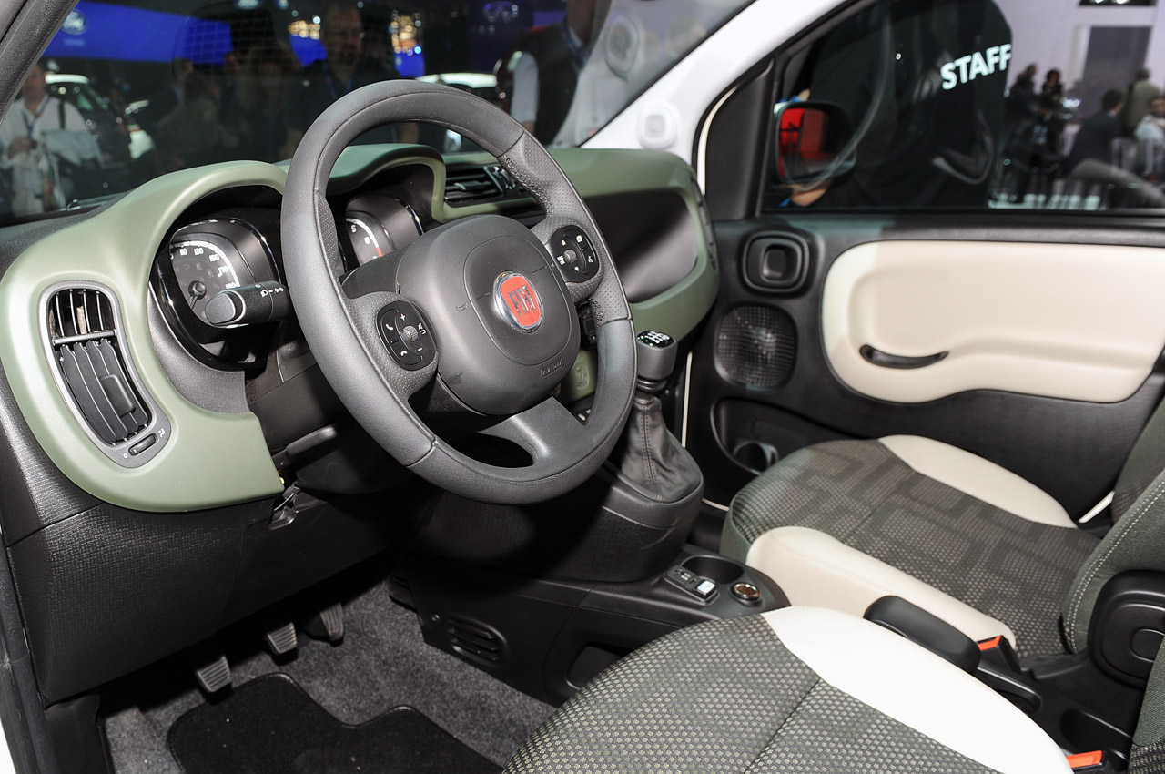2013-Fiat-Panda-4x4-Paris-5.jpg