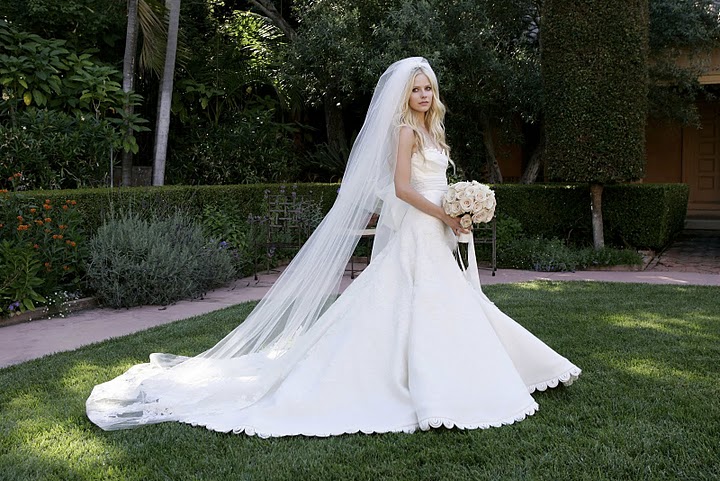 Avril-Lavigne-Wedding-Dress.jpg