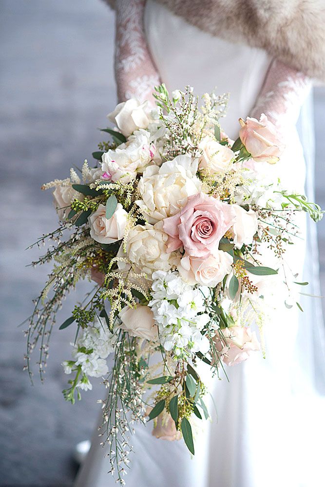 f67555300bff9b7e7c8d1123cfdba172--cascading-wedding-bouquets-cascade-bouquet.jpg