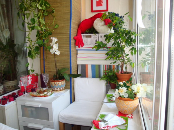 kucuk-balkon-dekorasyonu2.jpg